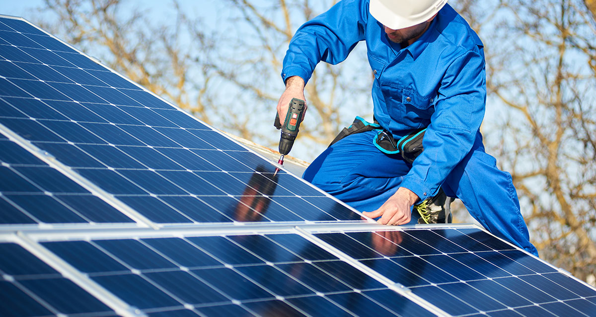 Anlagenmontage Photovoltaikanlagen Solarthermieanlagen Muenchen - Anlagenmontage